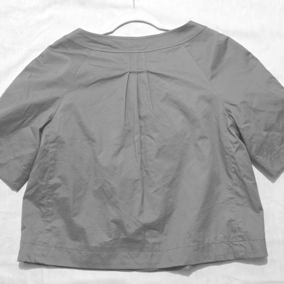 Old Navy gray crop jacket Woman’s Large Pockets Short Sleeve 3 Buttons Cotton - Picture 2 of 3